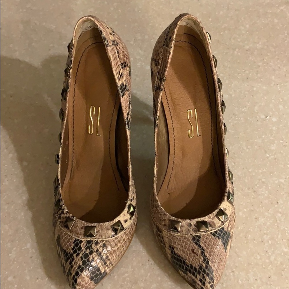 Santa Lolla Snakeskin Pumps